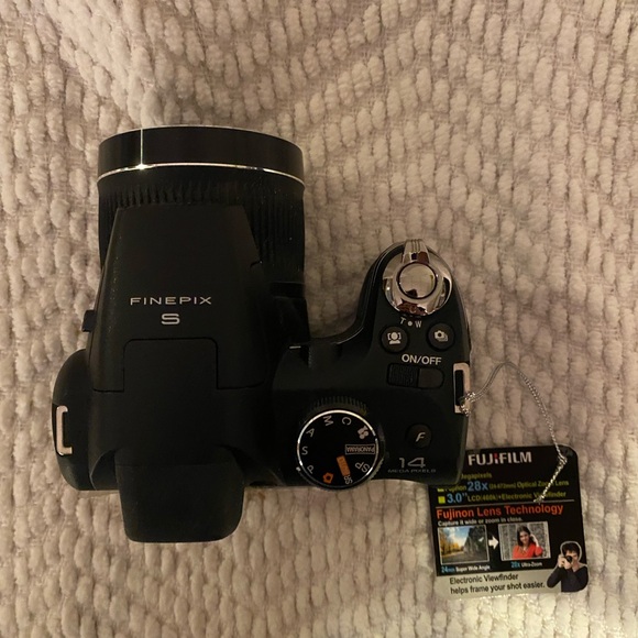 Digital camera - Picture 3 of 8